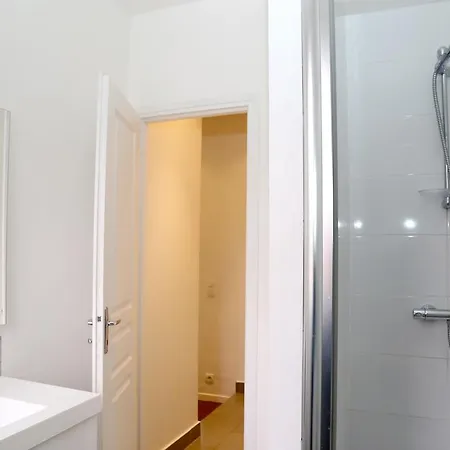 2 Pieces Apartment *