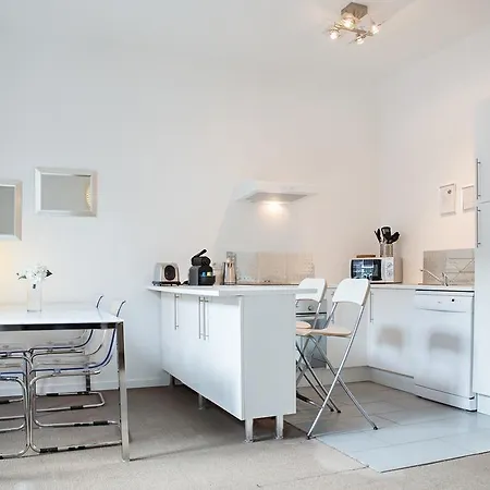 2 Pieces Apartment *